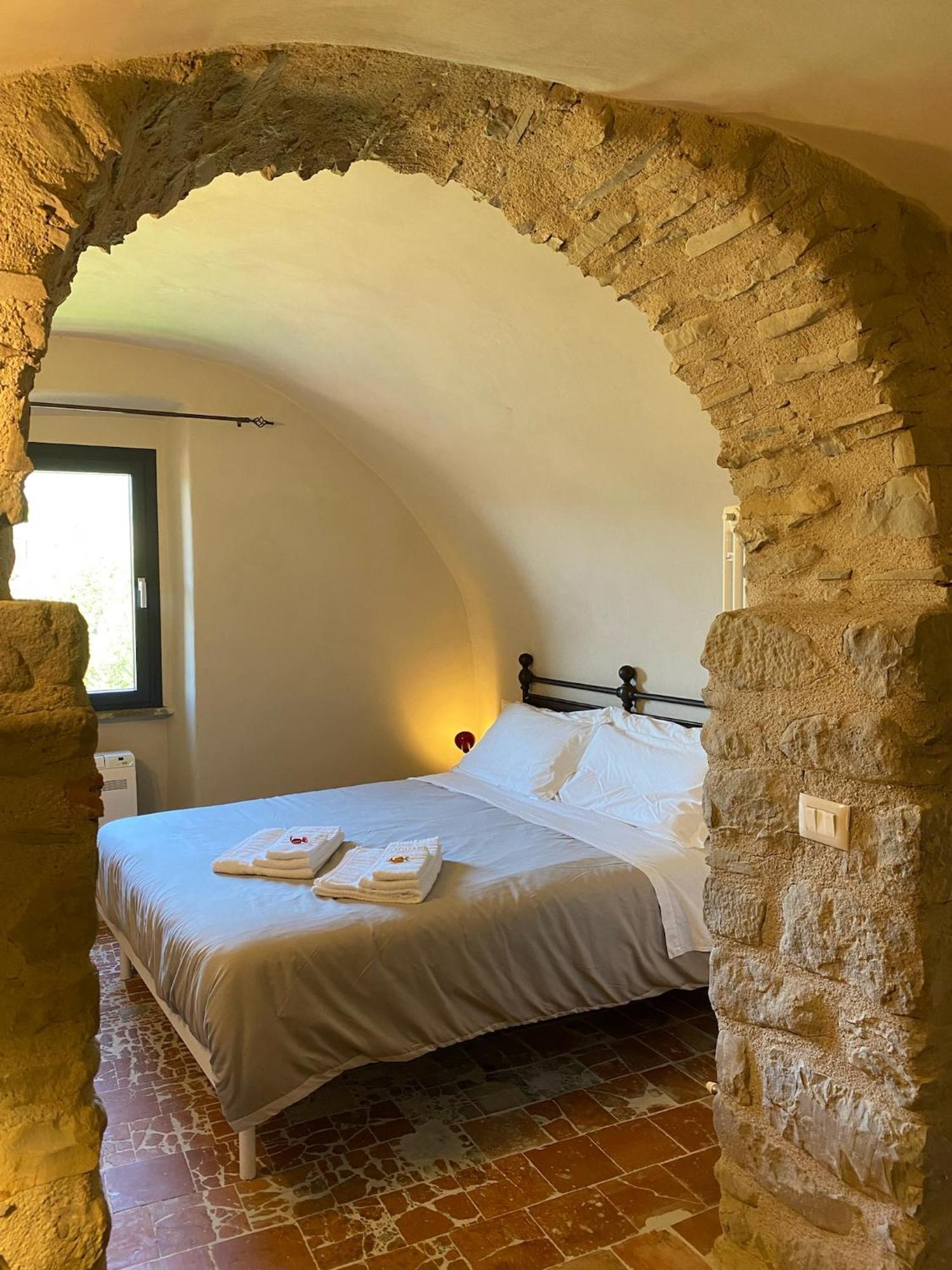 La Casa Medievale Suites E Spa Pontremoli Exteriör bild