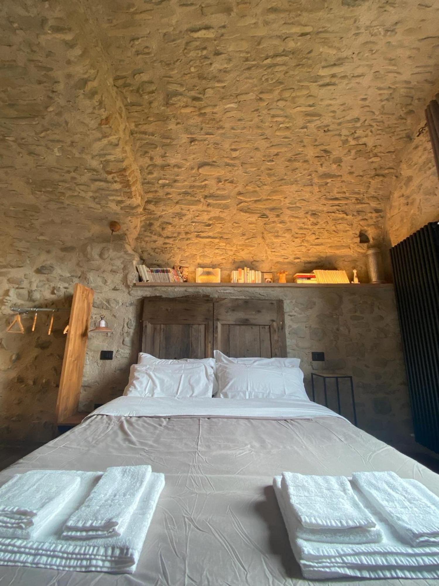 La Casa Medievale Suites E Spa Pontremoli Exteriör bild