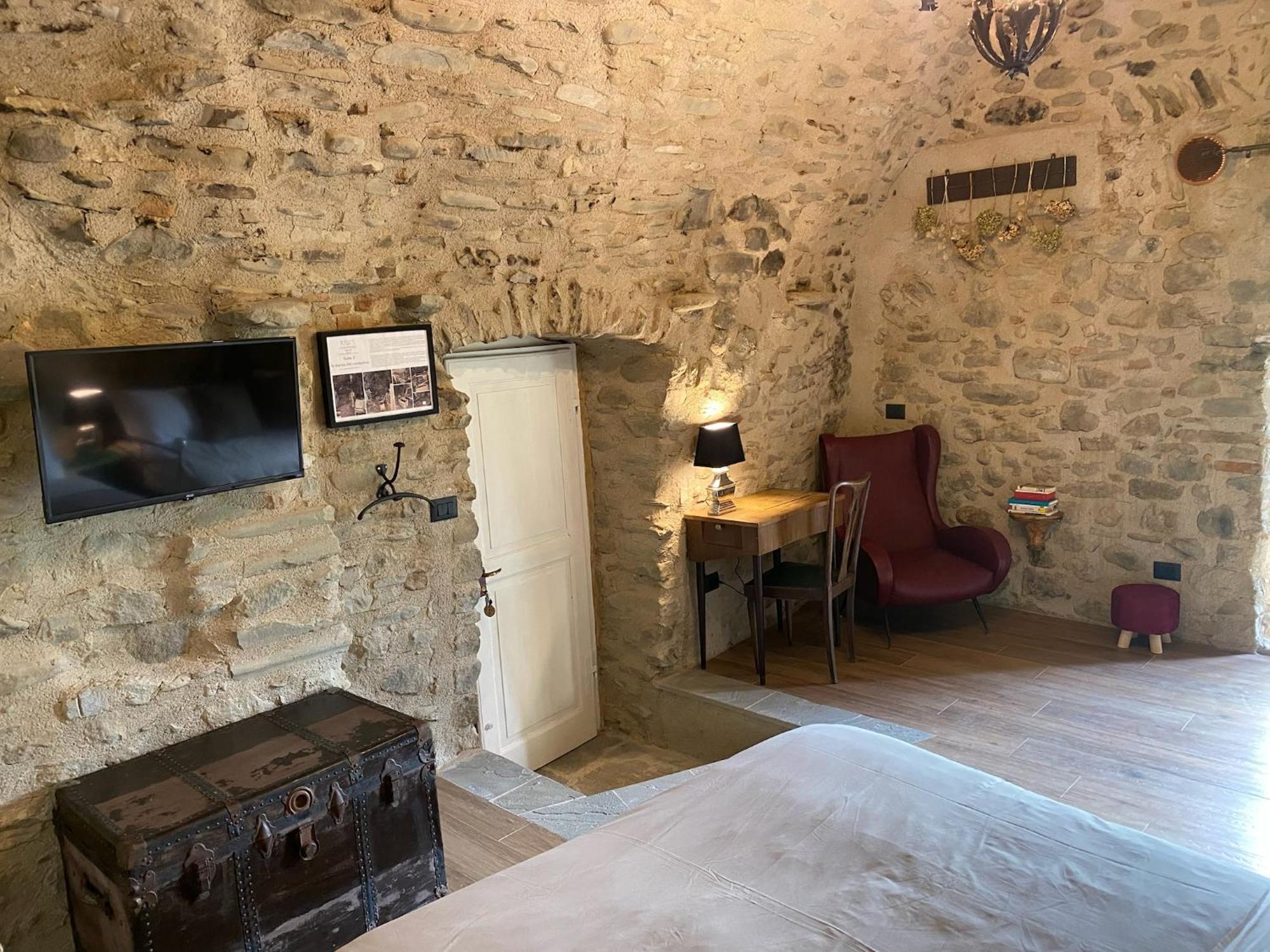 La Casa Medievale Suites E Spa Pontremoli Exteriör bild