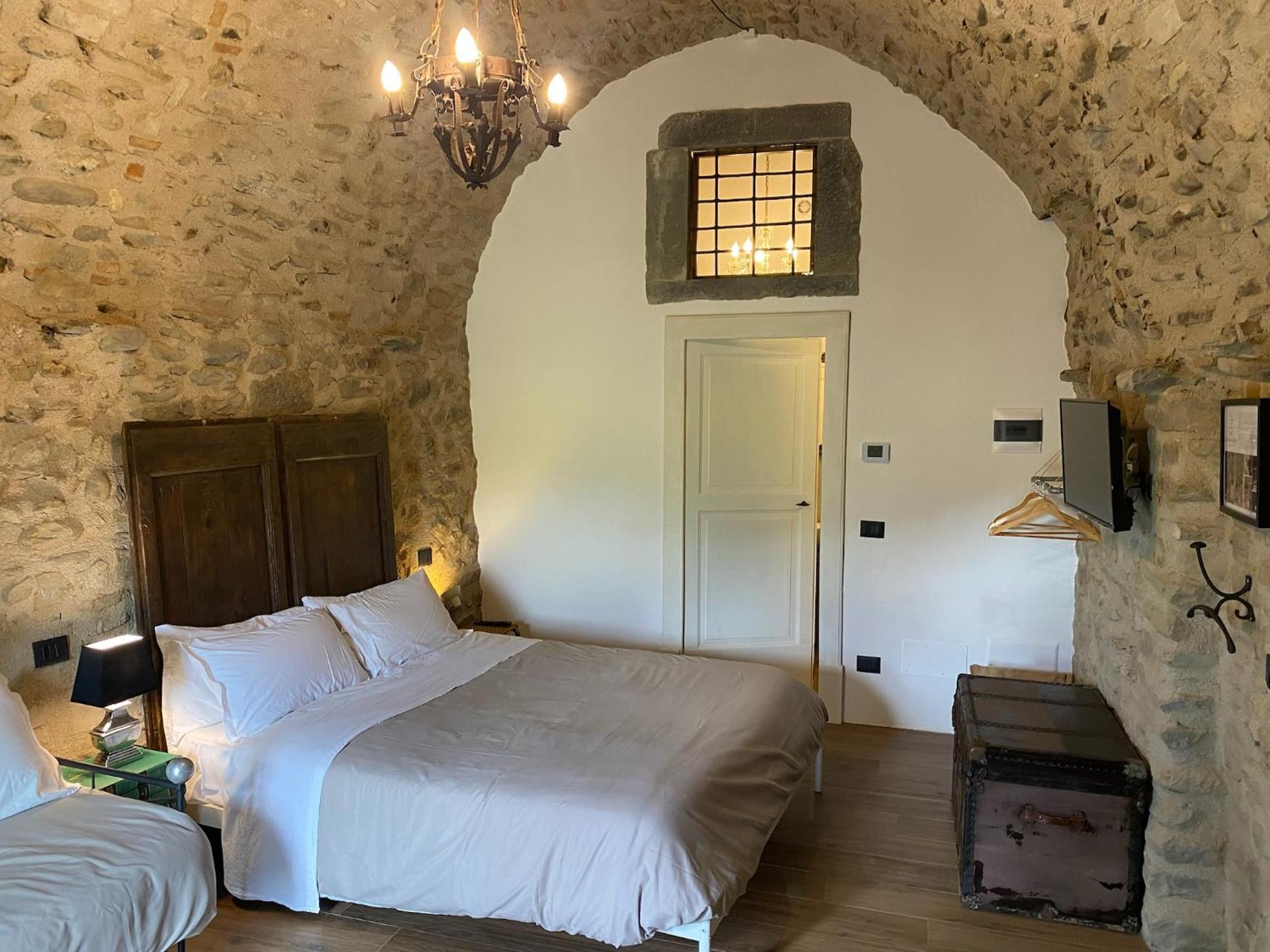 La Casa Medievale Suites E Spa Pontremoli Exteriör bild