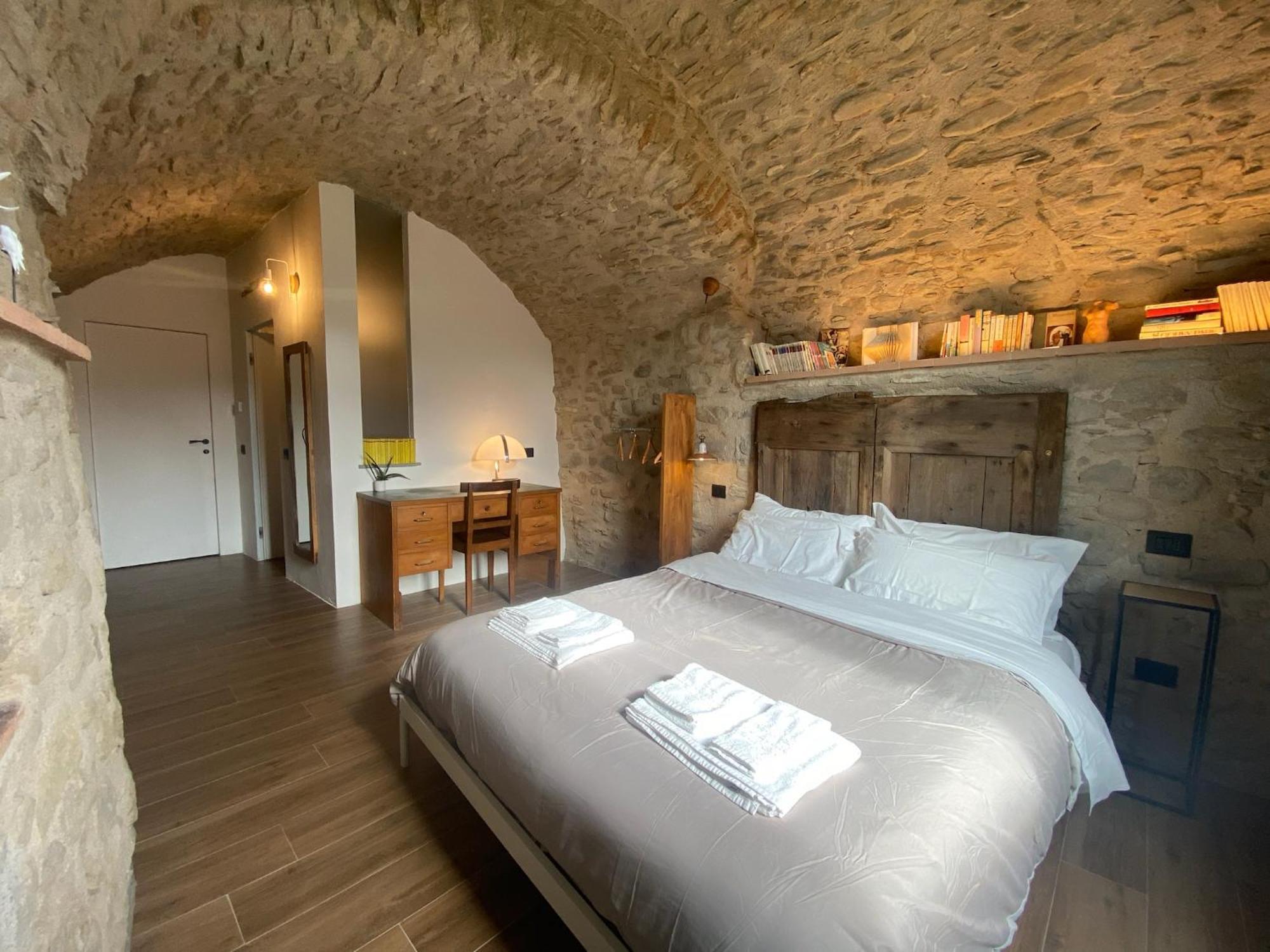 La Casa Medievale Suites E Spa Pontremoli Exteriör bild